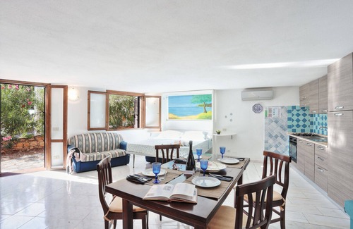 San Teodoro Apartment | MaryLou: Cozy Studio 5 Minutes from the Beach