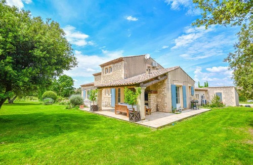 Eygalieres House | Mas des Chênes Verts – 5 ch avec piscine et clim