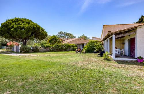 Saintes-Maries-de-la-Mer House | Mas des Cypres - Mazet 5