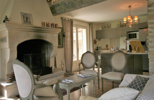 Eygalieres Villa | Mas in Eygalières with Heated Pool