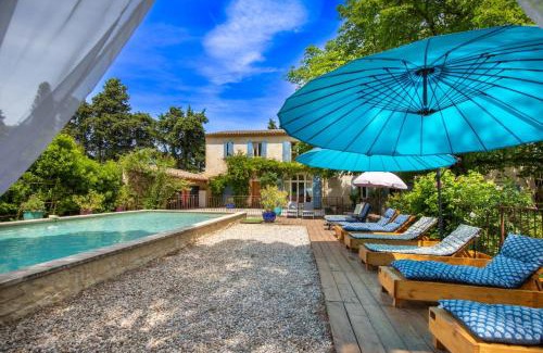 Le Thor Villa | Mas provençal 14 personnes - parking privé