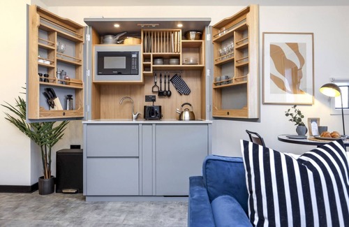 Old Town Apartment | Mash Tanks: Deluxe Studio w/City Views