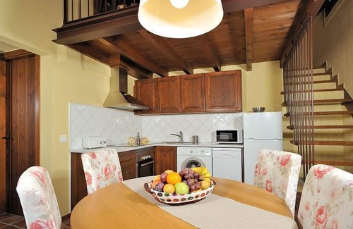 Banyeres del Penedes Cottage | Masia Casa Roja for 4 people