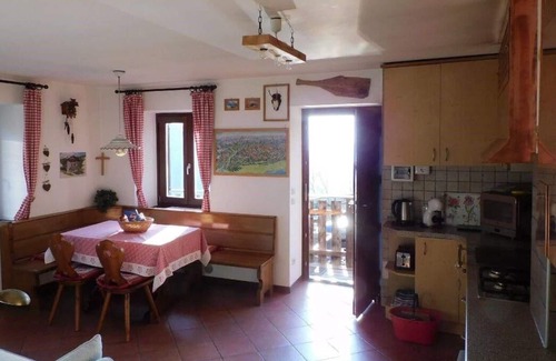 Frassilongo House | Maso Tòttn mountain chalet with views of the Dolomites