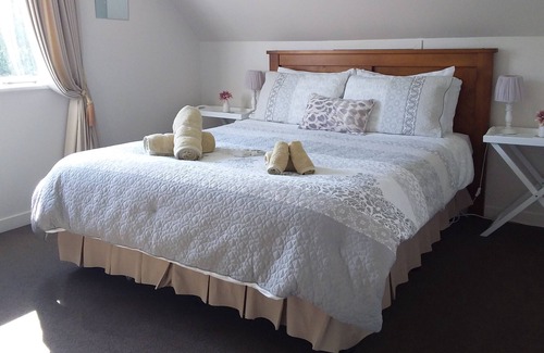 Coromandel Cottage | Masson Cottage. Set on a Sunny & Serene1.75 Acres. Close to Town/wifi