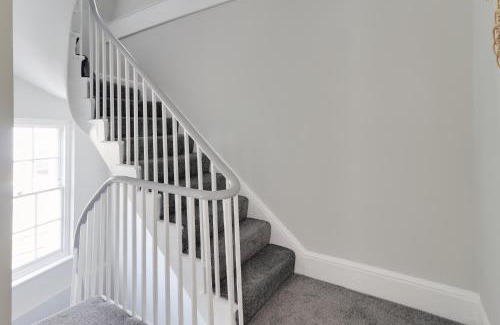 Old Town Hastings Hotel | Master accommodation suite 2 sea view with balcony