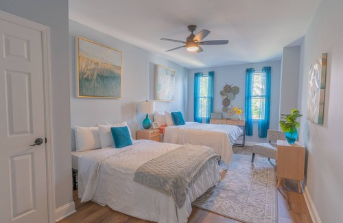 Brewerytown House | *Master Suite* 11 GUESTs | Group Stay | 3 Floors