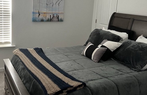 Langley House | Masters Rental- Clean and Sophisticated
