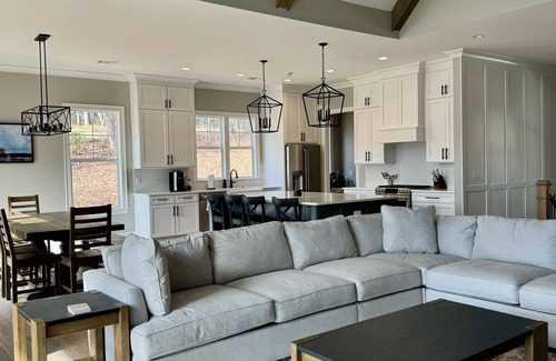 Lake Oconee House | Masters Week & More Rental - New Home in Reynolds next to Marina Cove