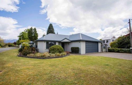 Te Anau House | Matai Street Manor