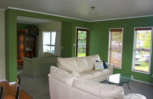 Matapouri Cottage | Matapouri Cottage - Matapouri Holiday Home