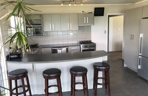 Matapouri Apartment | Matapouri The absolute beach hotel