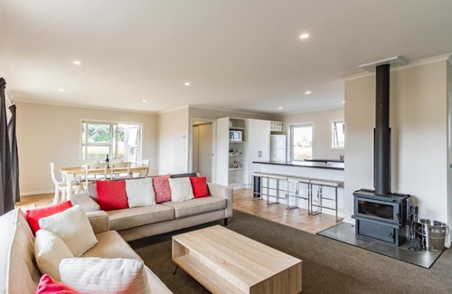 Horopito House | Matapuna Lodge - Horopito Holiday Home