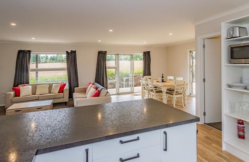 Horopito House | Matapuna Lodge - Horopito Holiday Home