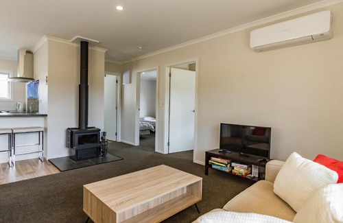 Horopito House | Matapuna Lodge - Horopito Holiday Home