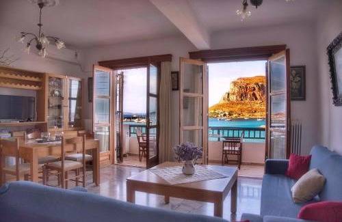 Monemvasia Apartment | MATRONI'S HOUSE - 2ος όροφος, ιδιόκτητο σπίτι