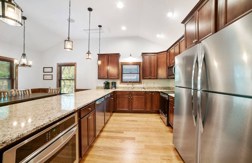 Lake Harmony Estates House | "Matterhorn" Near JFBB Skiing, Elevator, Private Hot Tub, Firepit, Pool Table, Grill