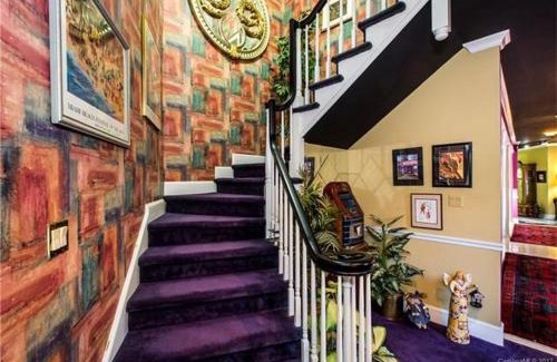 Matthews Bed & Breakfast | Matthews Manor Bed & Breakfast