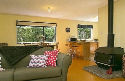 Two Mile Bay Cottage | Matuku Hideaway - Taupo Holiday Home