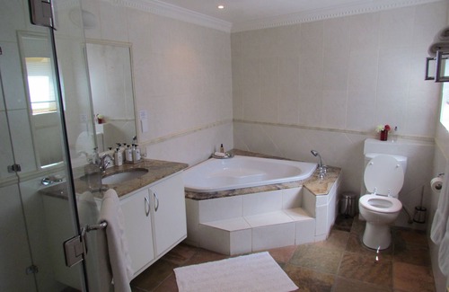 Nelspruit Bed & Breakfast | Matumi Golf Lodge