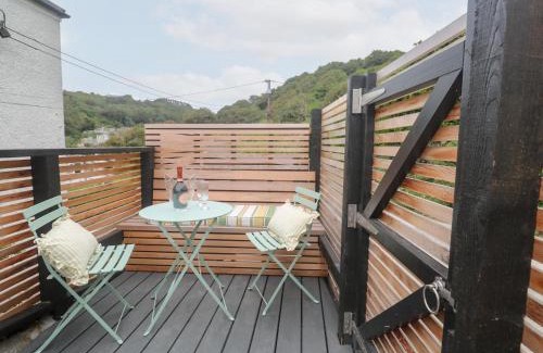 St. Agnes Apartment | Mavericks Wave