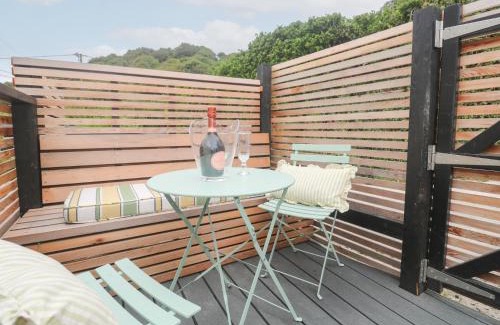 St. Agnes Apartment | Mavericks Wave