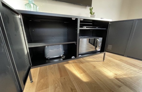 Wraysbury Cabin | MayGrove Retreat - Sleeps 2 - Jacuzzi & boat hire