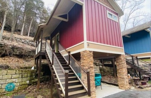Eureka Springs Historic District Apartment | Maywood: Urban Treehouse #4