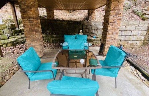 Eureka Springs Historic District Apartment | Maywood: Urban Treehouse #4