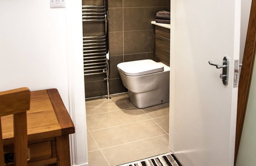 Ayr Apartment | Maze Serviced Apartment is located in Ayr. Hosting a bar and snack bar