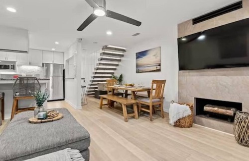 South Mission Beach Apartment | MB 2 Condos 4BR/4BA+2 Lofts+Rooftop Deck by Sand