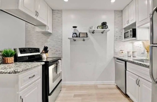 South Mission Beach Apartment | MB 2 Condos 4BR/4BA+2 Lofts+Rooftop Deck by Sand