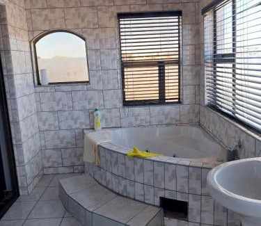 Bloemfontein House | Mbele's home stay