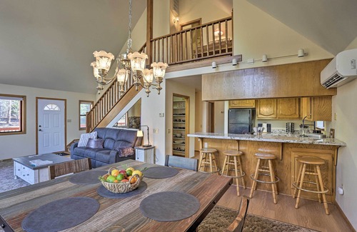 McCloud Cabin | McCloud Cabin w/3.5 Miles of Private Hiking!