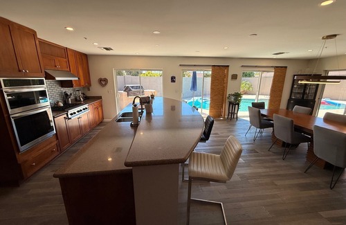 South Scottsdale House | McCormick Ranch House w/Private Resort Pool, BBQ, Patio Heater, Utilities incl.
