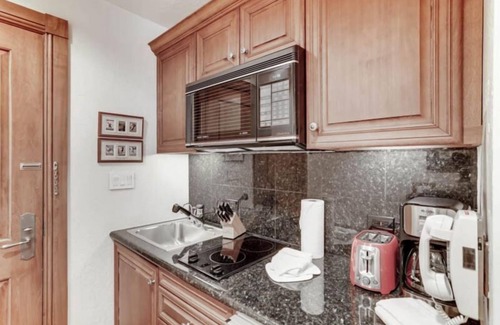 Highlands Townhomes Condo | McCoy Peak 202 - Studio Residence