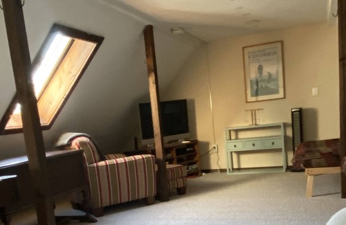 West Hartford House | McKeown's Family Lodge