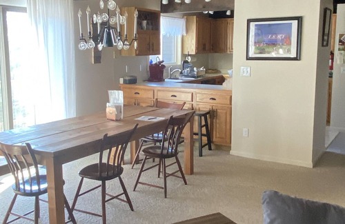 West Hartford House | McKeown's Family Lodge