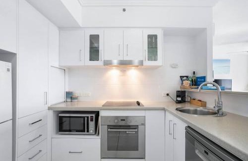 Cairns Central Business District Apartment | 'McLeod Corner' Resort-style Adjacent Apartments