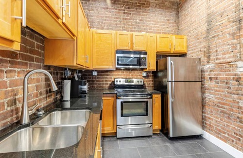 Mile Square Apartment | McOuat Place 4D - Luxury 1 Bed Downtown Indy Apartment Prime Location