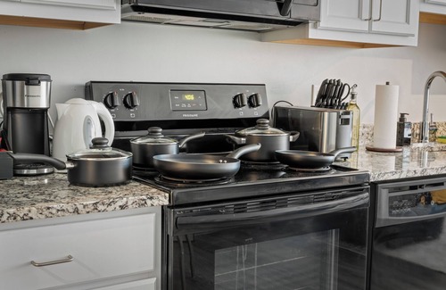 Cleveland Apartment | MDRN Escape w/Natural Light, Wi-Fi, Gym, Parking