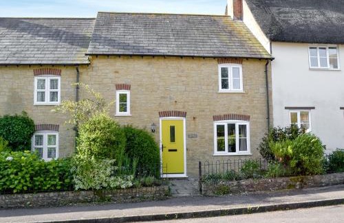 Broadwindsor House | Meadow Cottage-E1793