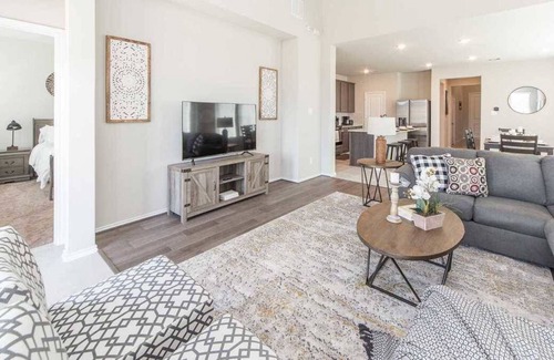 Sienna Plantation House | Meadow Trail Manor