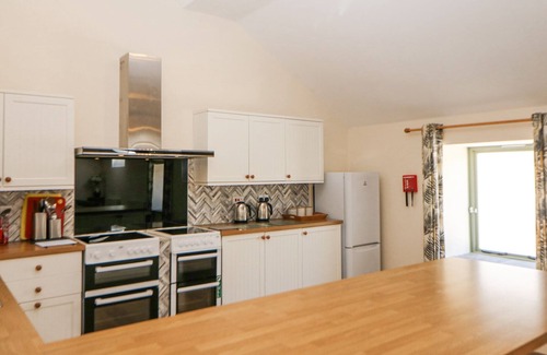 Buxton Cottage | MEADOW VIEW, family friendly, character holiday cottage in Buxton