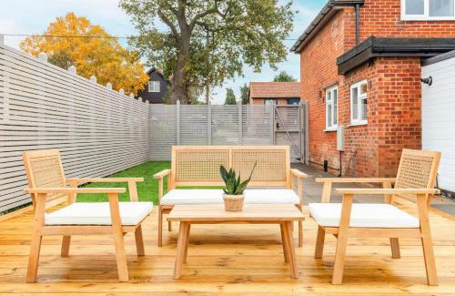 Norwich House | Meadow View Cottage By Leap Escapes