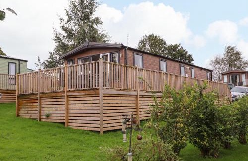 Carnforth House | Meadowsweet Lodge
