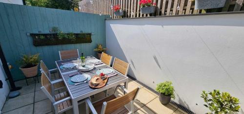 Mabe House | Meadowvine