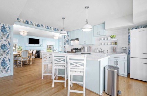 MacGregor House | Med Center 6min 3 Ensuites 90°F PoolSpa Gated 2 Car Parking