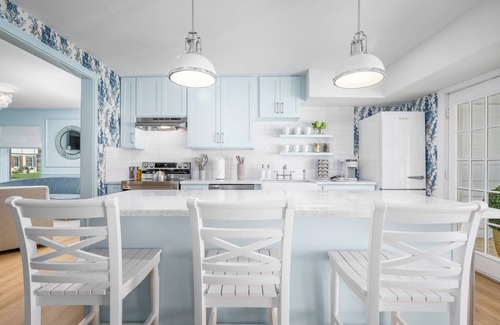 MacGregor House | Med Center 6min 3 Ensuites 90°F PoolSpa Gated 2 Car Parking