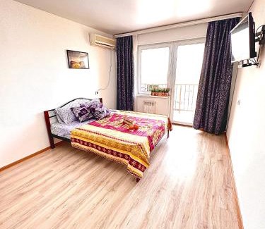 Almaty Apartment | MEDINAHOTELKZ, # 70, вид на горы, до арбата 15 мин пешком, HALAL